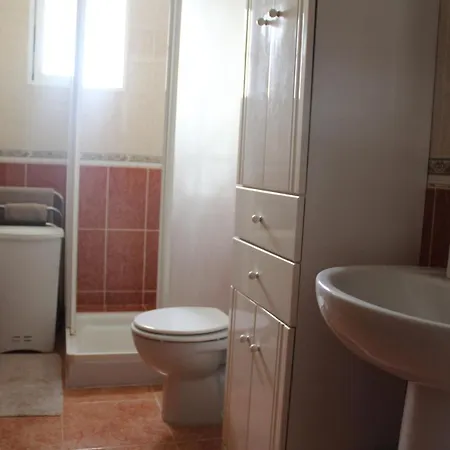 2 Bedroom Townhouse In Apartment *