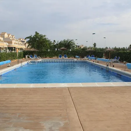 Apartment 2 Bedroom Townhouse In *