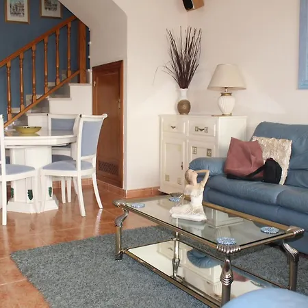 Apartment 2 Bedroom Townhouse In
